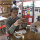 【海外の反応】自販機だけしかないレストランを外国人がリポートする動画が話題に！