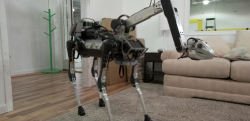 あれ、なんかカワイイぞ？ BostonDynamics社の４足歩行ロボット「SpotMini」が話題に！
