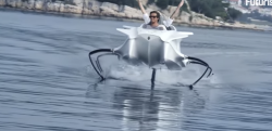 【近未来】まるで飛んでいるかのよう！ 水面の上を滑る電動ウォータークラフトが凄い！