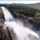 大雨で破壊されたダムの放水路……放水の瞬間、迫力の映像……！！