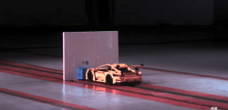 【スローモーション映像】レゴで作ったポルシェ９１１を時速４６kmでクラッシュさせてみた……！