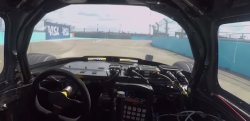 【近未来】AIによる自動運転レース「Roborace」無人のドライバー席！！