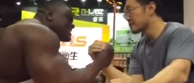 強靭な肉体！ 中国拳法の達人は人智を超えた力を持つ！？