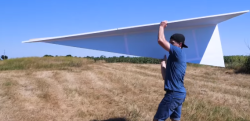 【DIY】３ｍの巨大な紙飛行機を作って飛ばしてみた！