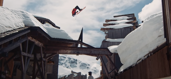 屋根の上を縦横無尽に滑るプロスキーヤーの映像が気持ち良過ぎる！！
