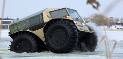 なんという走行性能！ ロシアが開発した全地形対応車「SHERP」が凄い…！