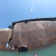 【ロマン】朽ち果てた廃船「エヴァンゲリア号」の中をカヤックで探検してみた！